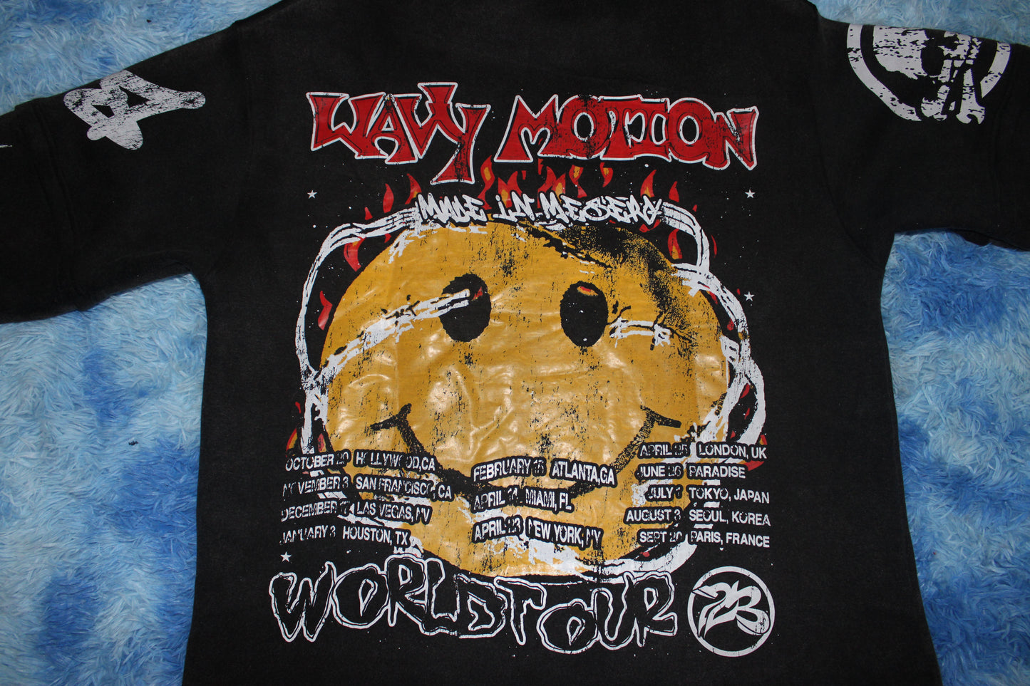 World Tour Oversized Long Sleeve (WM)
