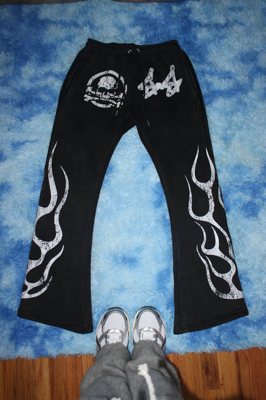World Tour Flare Sweats (WM)