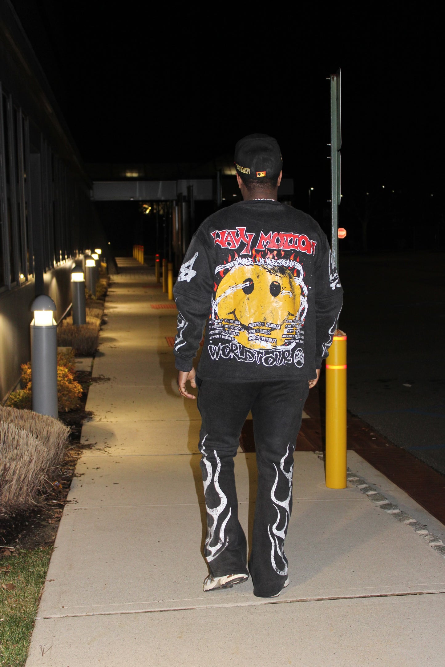 World Tour Oversized Long Sleeve (WM)